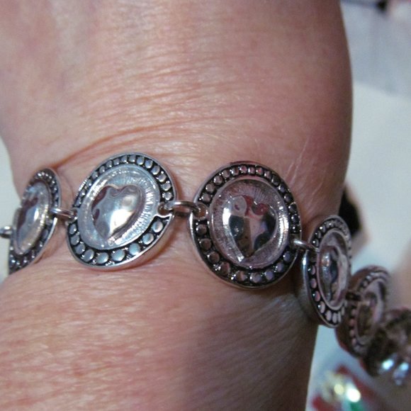 Silver tone heart metal bracelet new - Picture 2 of 2